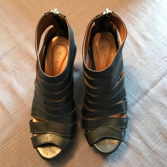 Strappy platform booties - Picture 3 of 7